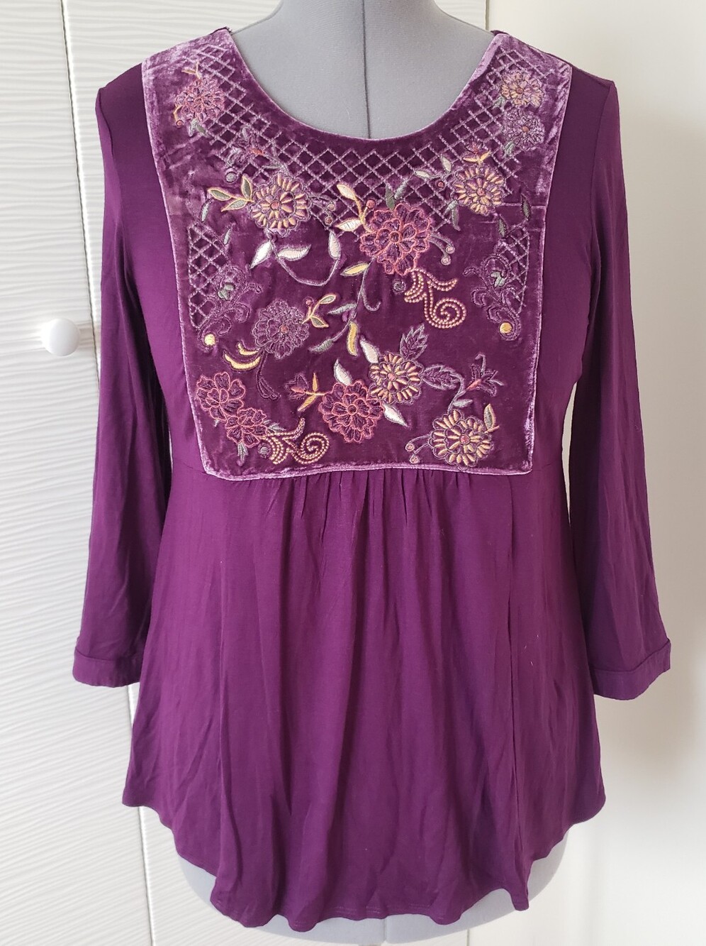 rxb Purple Velvet Embroidered Top with Signature Label Sz. M